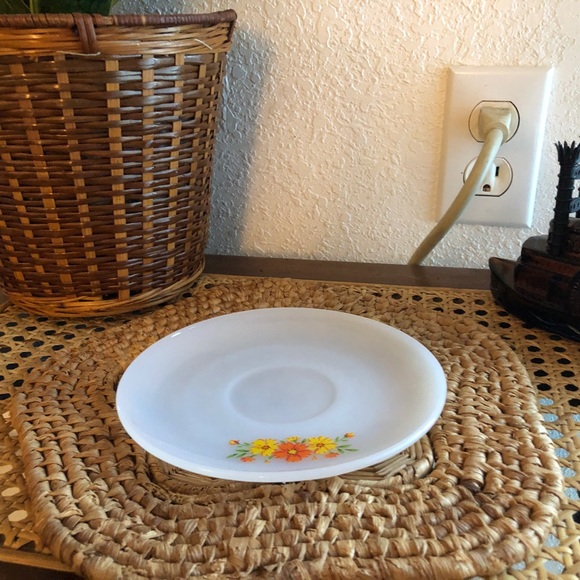 Vintage Fire King Anchor Hocking Orange and Yellow Daisy Milk Glass Saucer - Picture 3 of 9